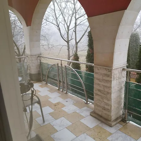 Casa Cu Flori *