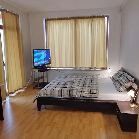 Villa Casa Cu Flori
