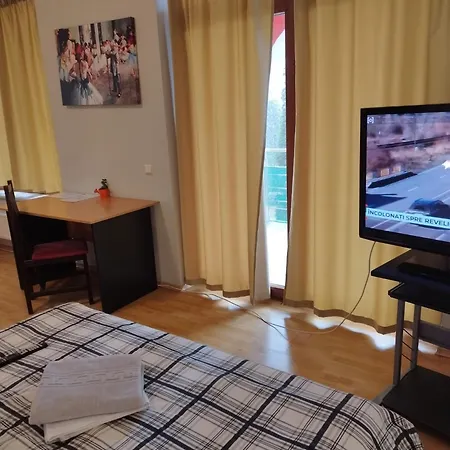 Casa Cu Flori