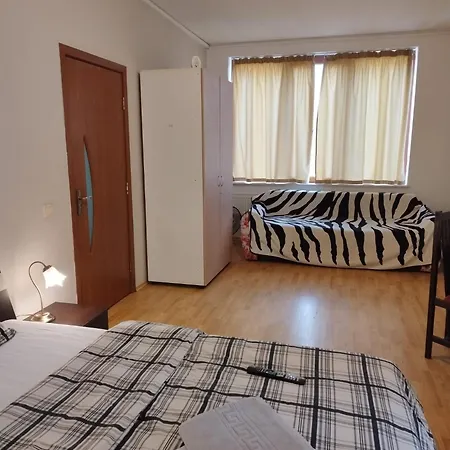 Casa Cu Flori *
