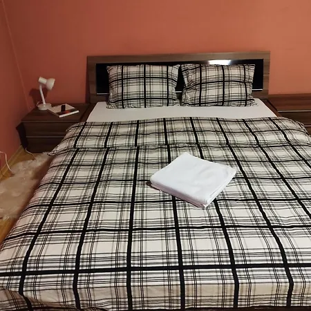 Casa Cu Flori