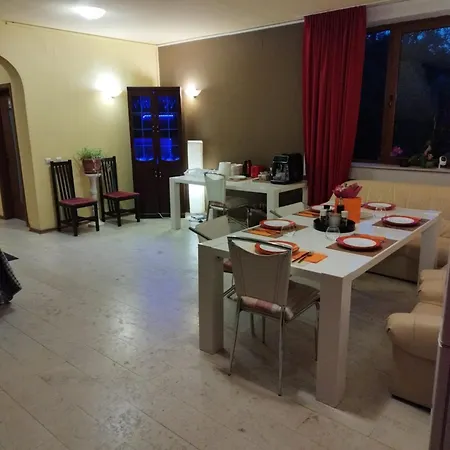 Villa Casa Cu Flori