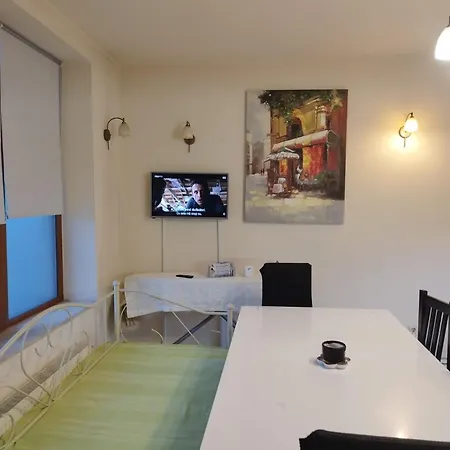 Casa Cu Flori